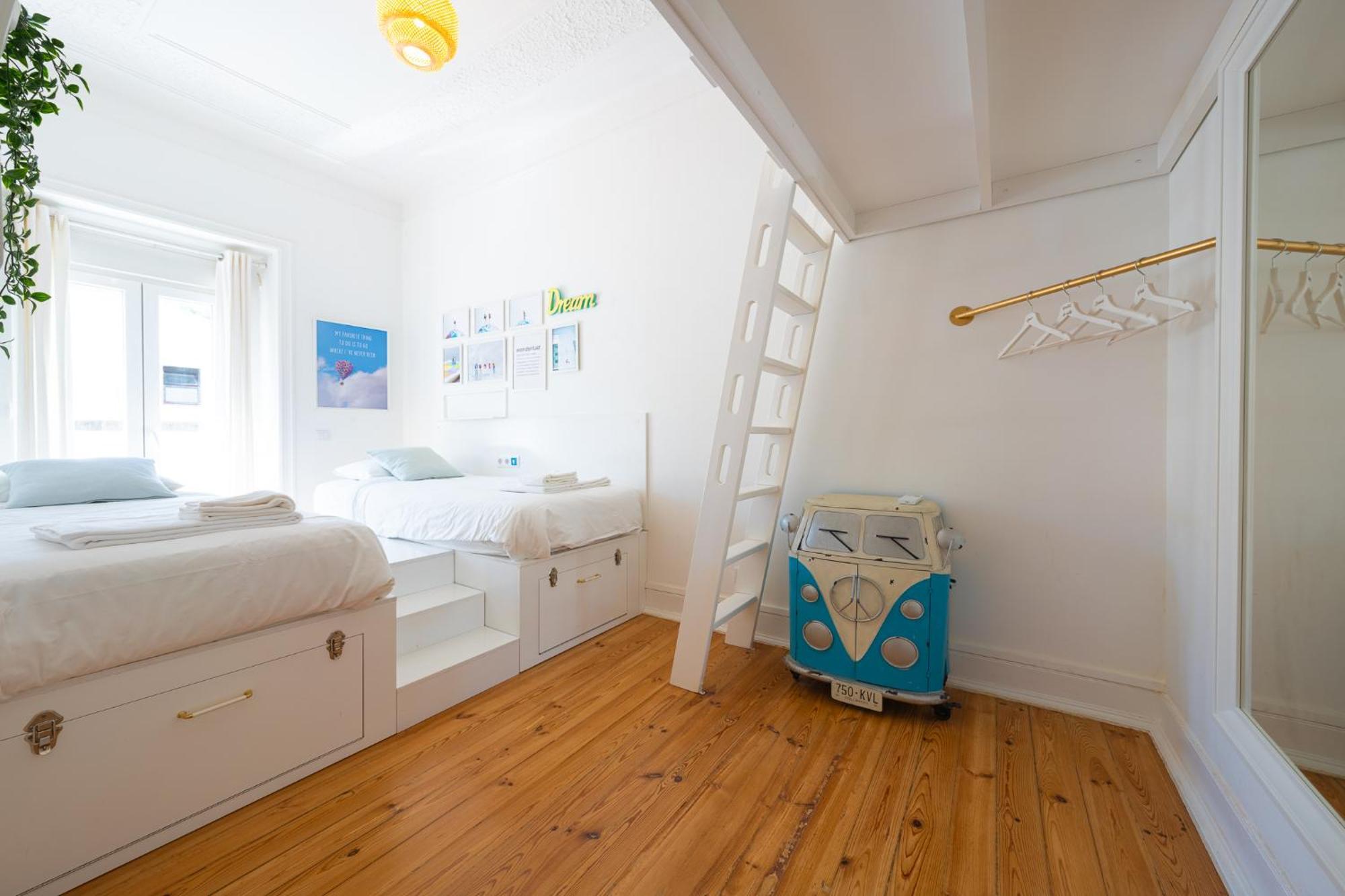 Wanderful Home - Travel Themed Apartment Lisbona Esterno foto